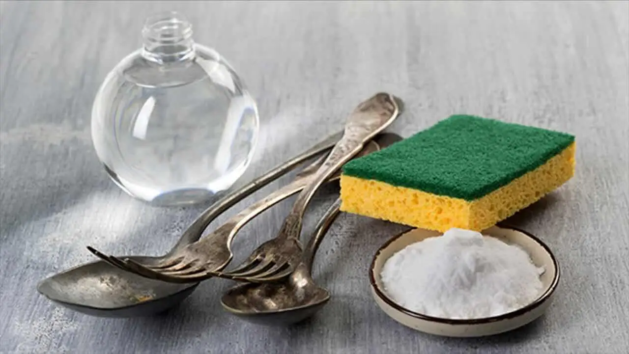 Ecco 3 ingredienti che puoi usare al posto dell’aceto bianco per pulire bene