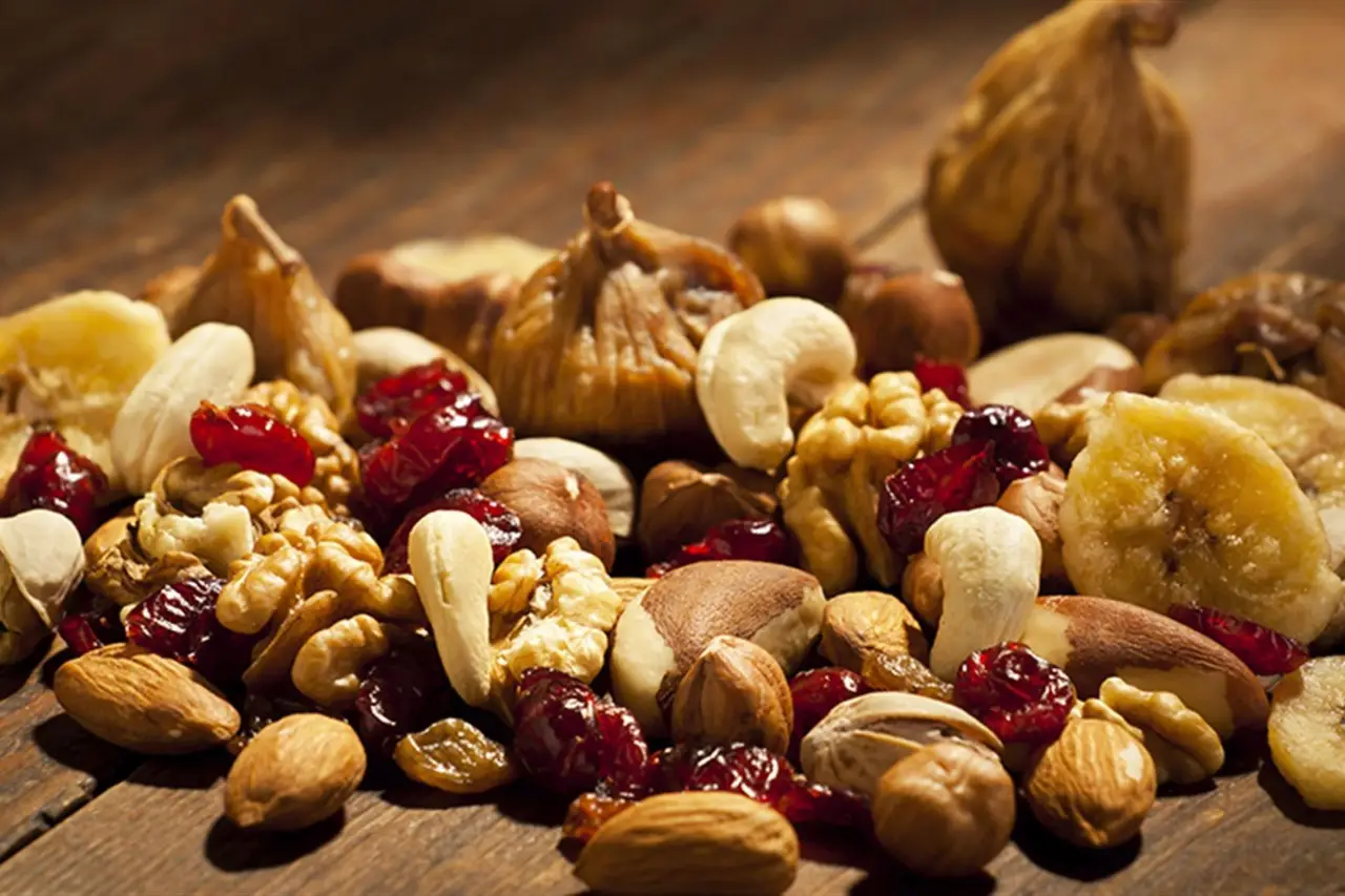 Scopri la frutta secca che fa bene alla prostata: perché aggiungerla ai tuoi snack