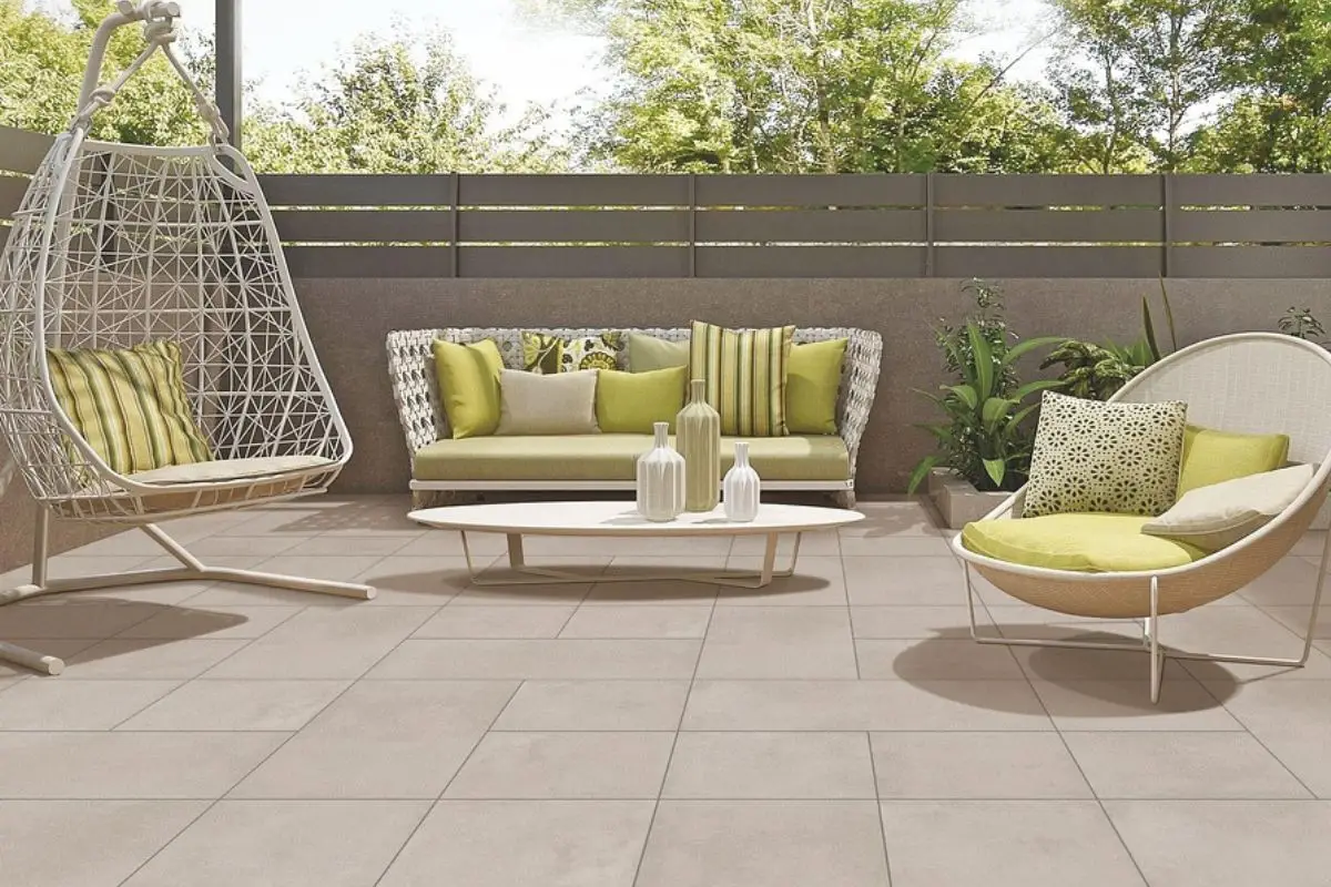 Attenzione prima di installare qualsiasi cosa sul terrazzo: rischi multe e cause legali