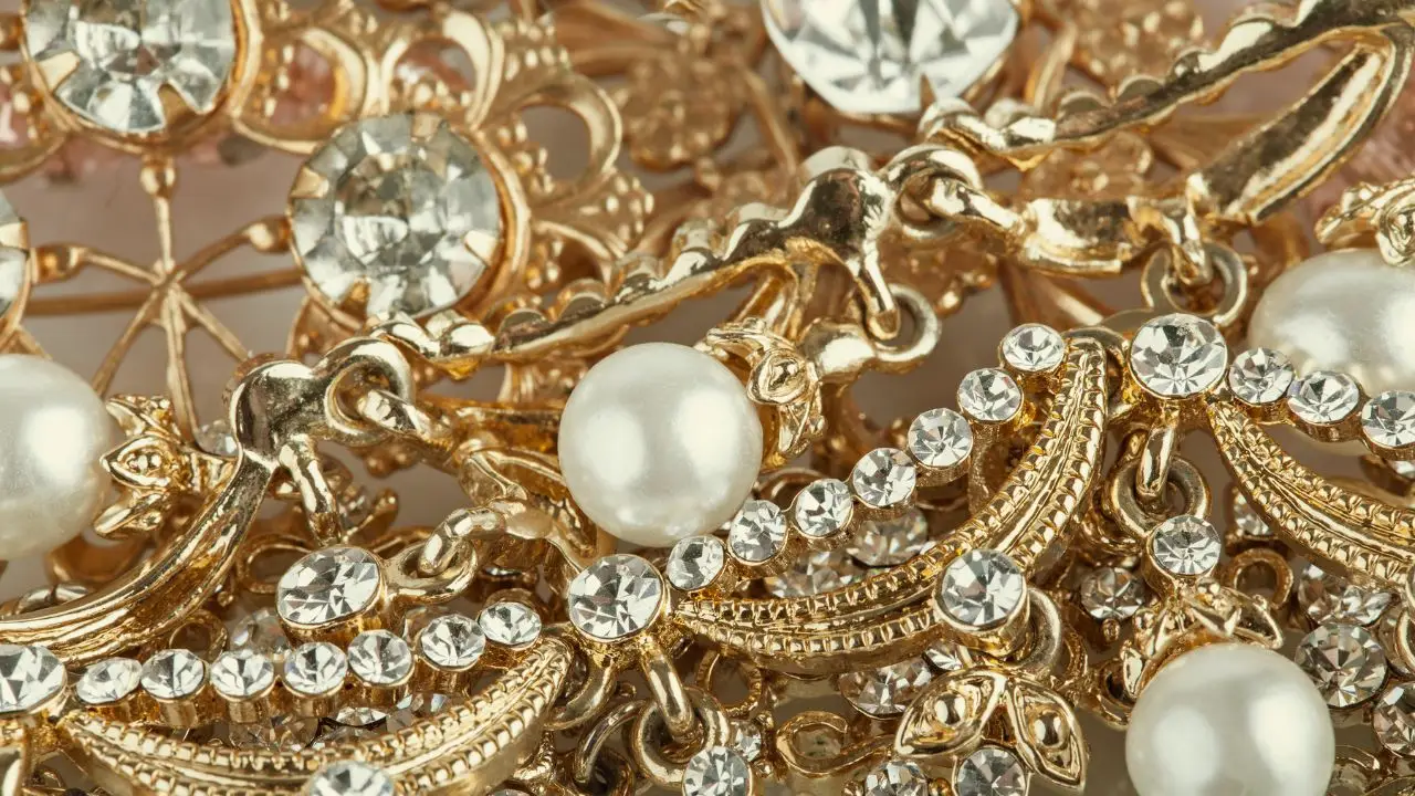 Attenzione quando compri gioielli: ecco cosa significa davvero la dicitura “oro 8 kt”